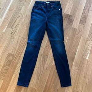 Good legs - Dark wash skinny jeans